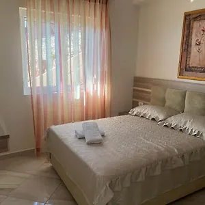 Lovely Anna's Saranda